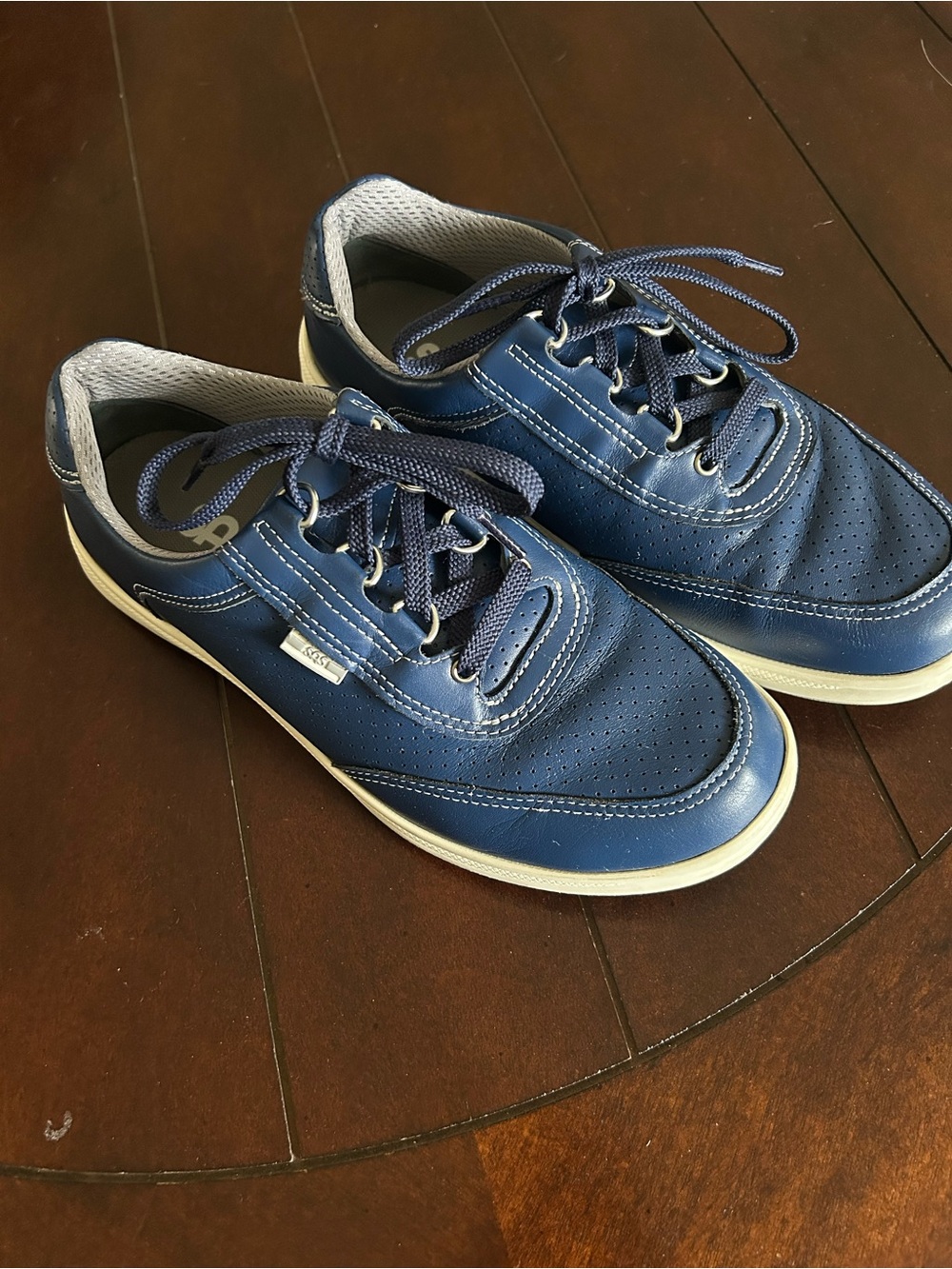 SAS Sporty Lux Blue perf Women’s 8 Wide leather walking shoe